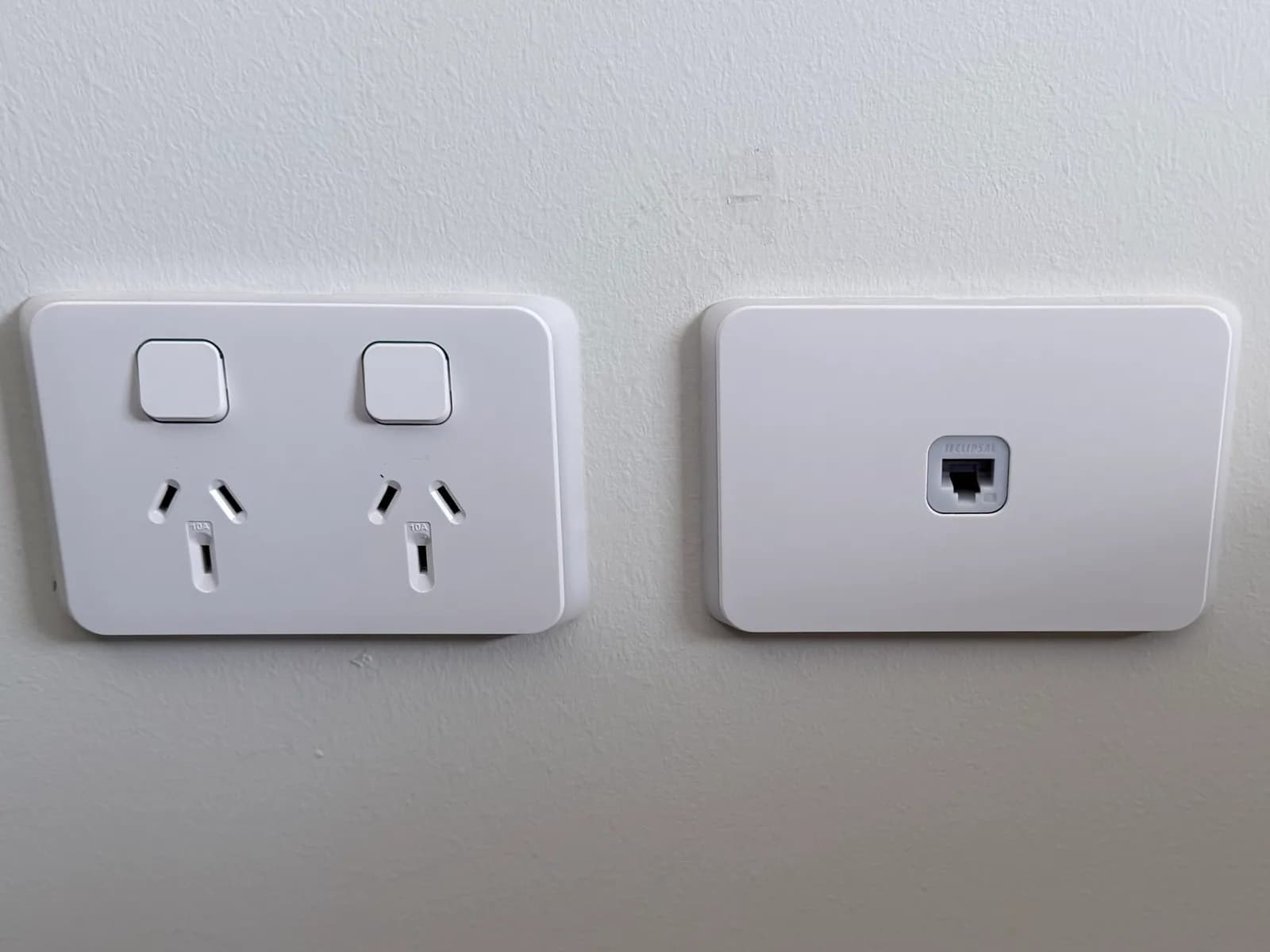 Power and data outlet installed during CAT6 cabling in an Adelaide home